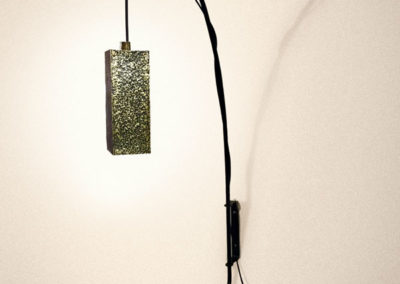 Prototype de lampe en laiton texturé patiné bronze