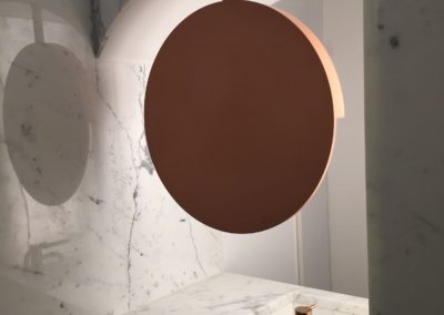 Miroir rond en cuivre suspendu