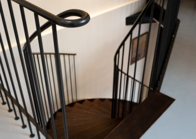 Rampe d’escalier à l’anglaise balancée sur deux niveaux