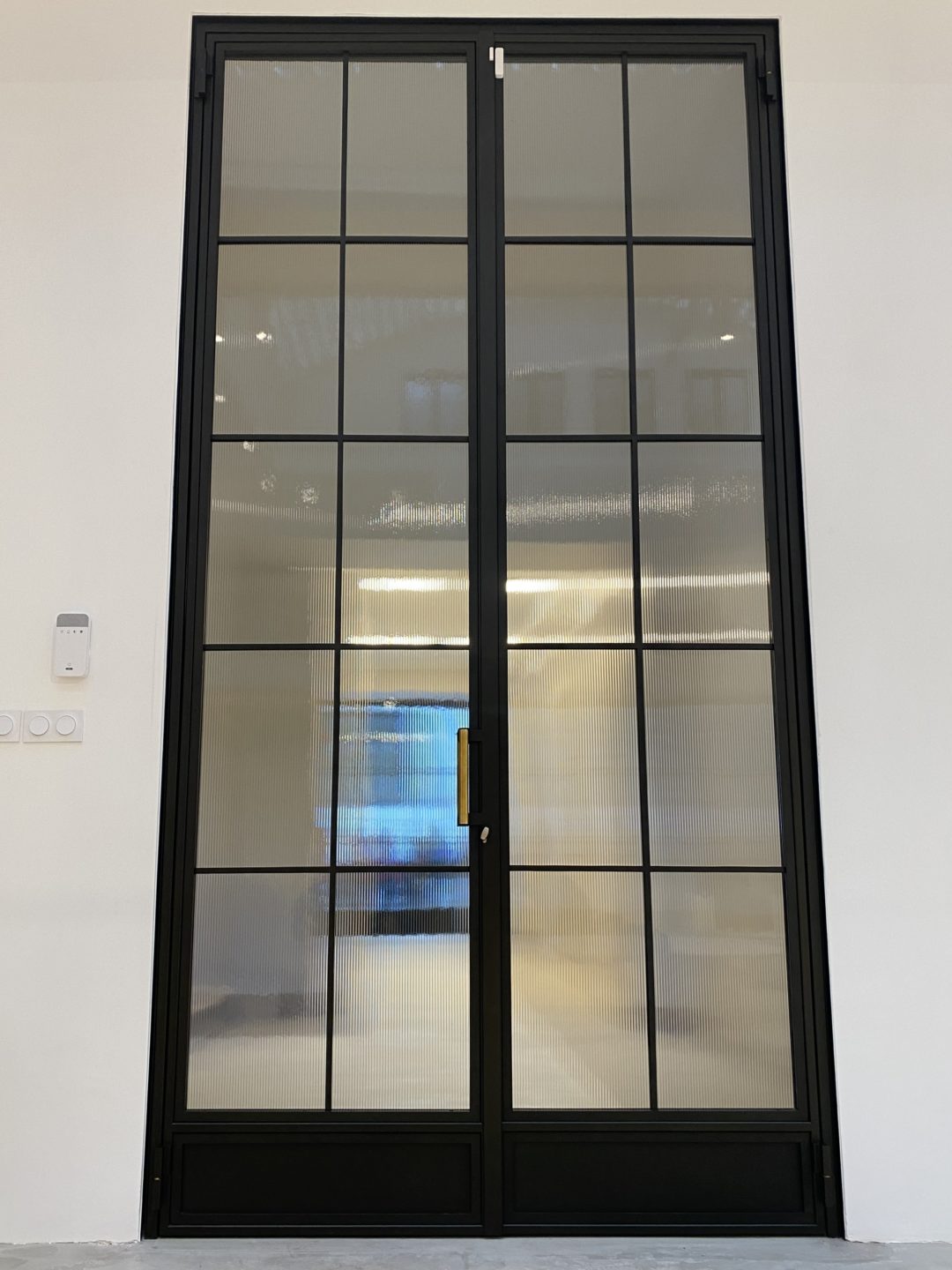 Porte principale d'immeuble