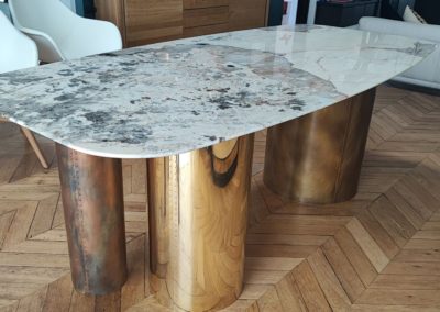 Table basse marbre et laiton patiné